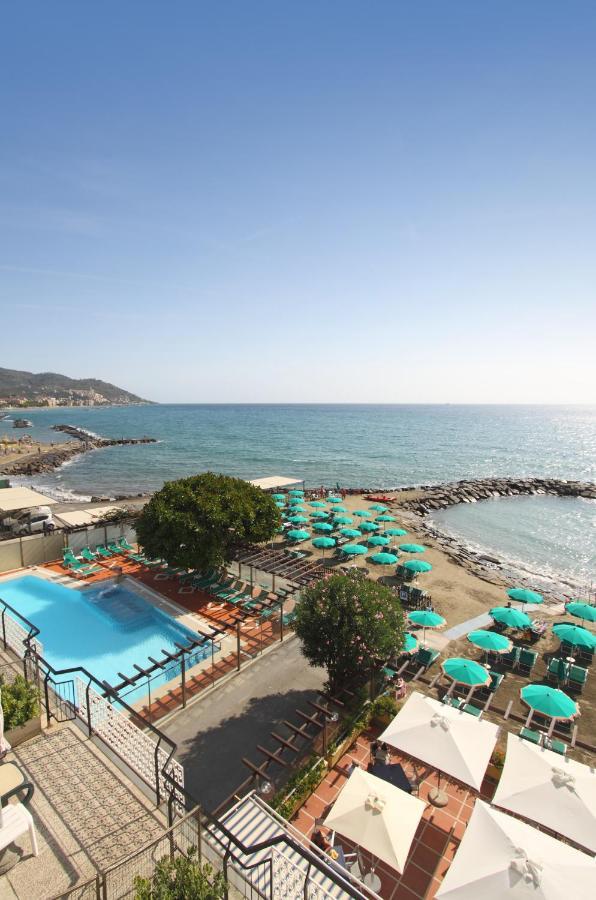 Hotel Bellevue Et Mediterranee Diano Marina Exterior foto