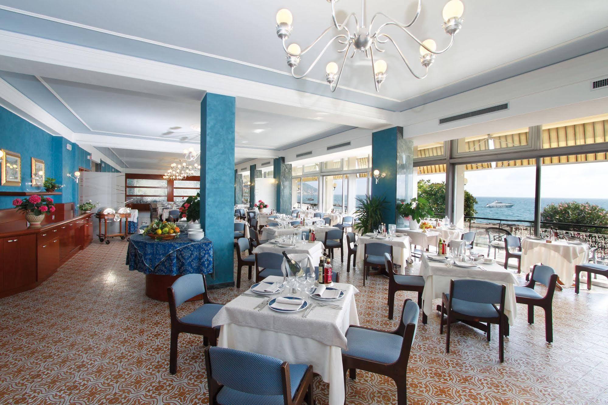 Hotel Bellevue Et Mediterranee Diano Marina Exterior foto