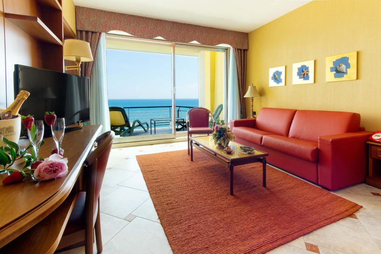 Hotel Bellevue Et Mediterranee Diano Marina Exterior foto