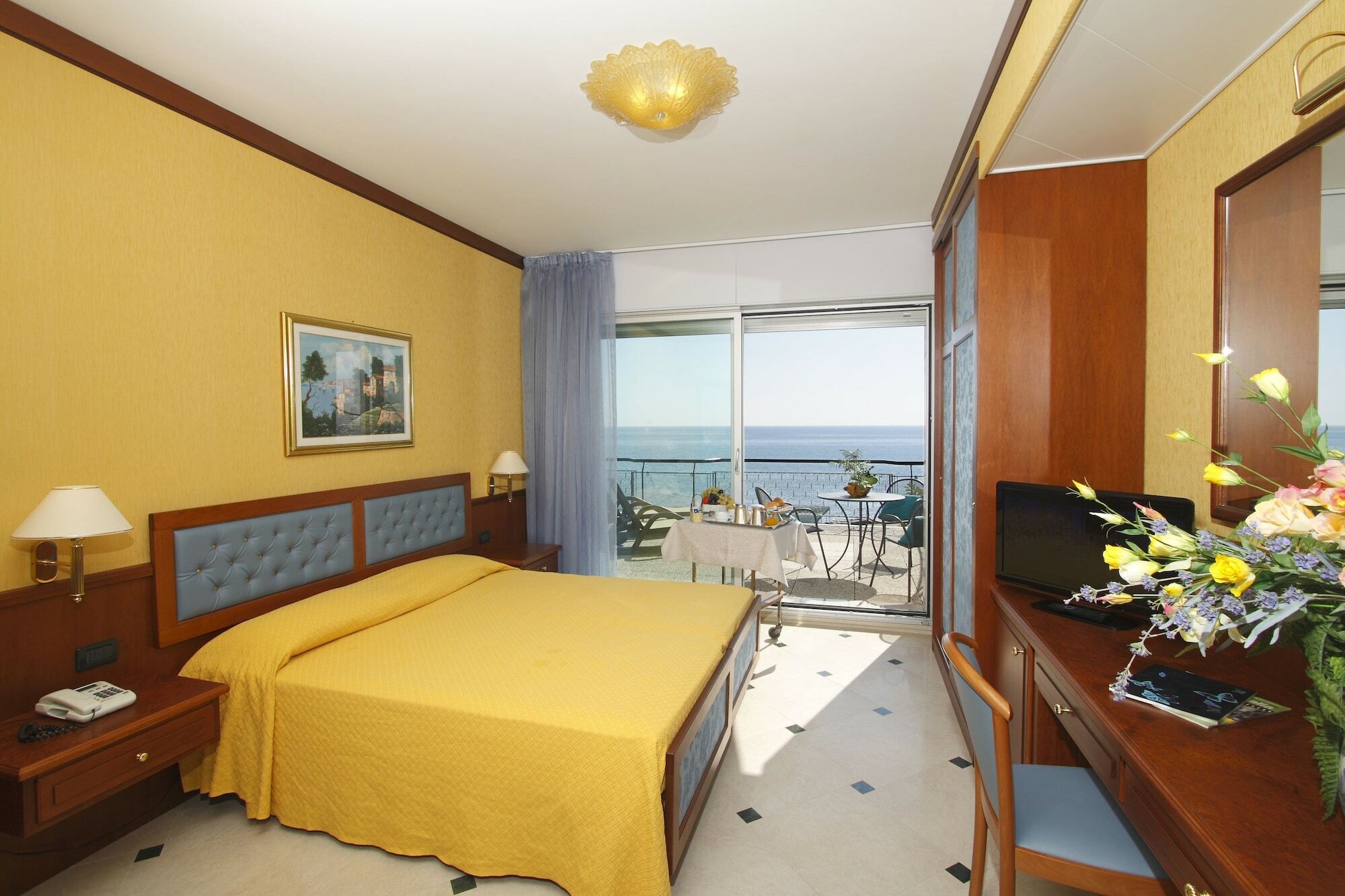 Hotel Bellevue Et Mediterranee Diano Marina Exterior foto